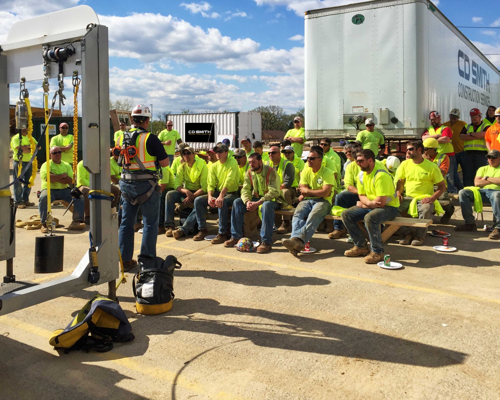 Why Choose Wyoming Electrical Apprenticeship Over Traditional School